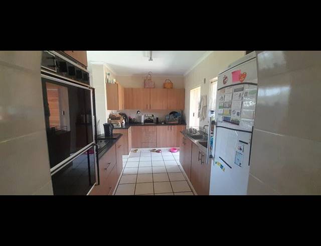 4 BEDROOM HOUSE FOR SALE IN MOUNTAIN VIEW